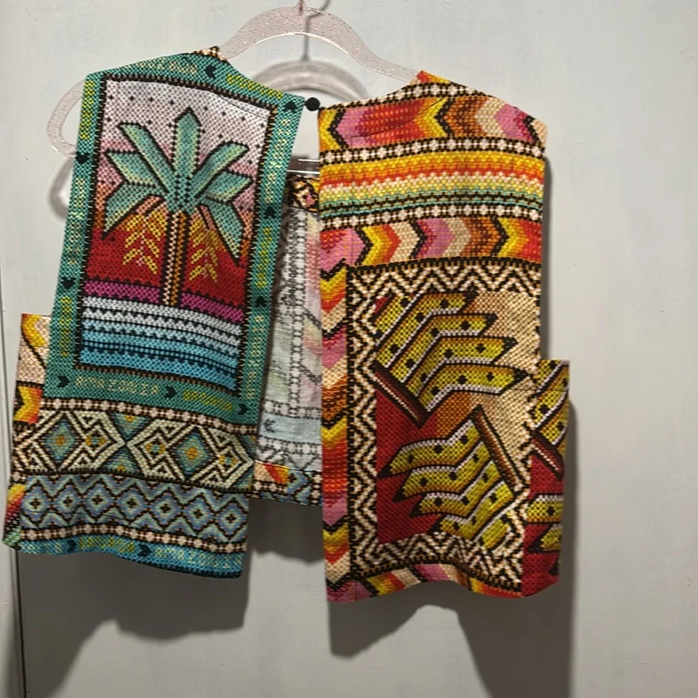 FARM Rio Multicolor Geometric Crop Top - Picture 7 of 7
